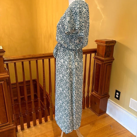 V-Neck Flowy Floral Viridian Summer Dress Wmn’s XS - Picture 7 of 11